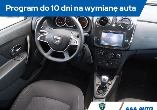 Dacia Logan cena 33000 przebieg: 67068, rok produkcji 2017 z Olkusz małe 232